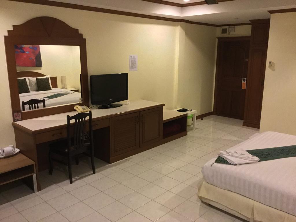 The Yim Siam Hotel Patong Ngoại thất bức ảnh