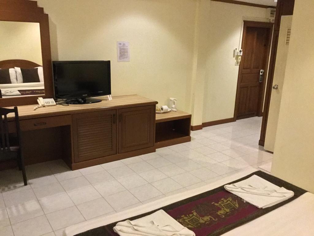 The Yim Siam Hotel Patong Ngoại thất bức ảnh