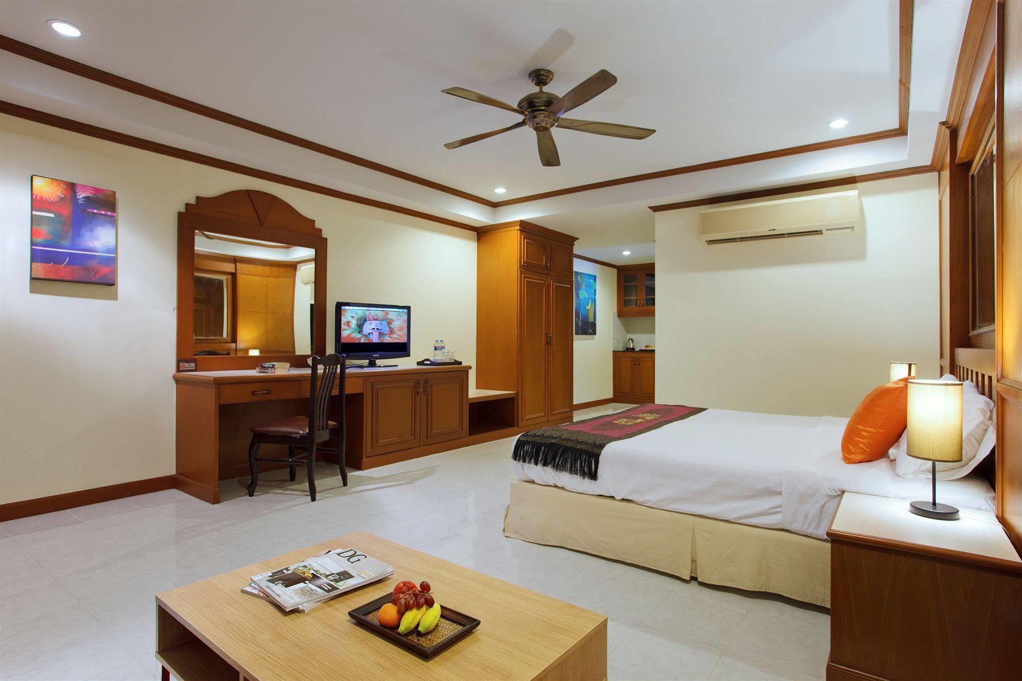 The Yim Siam Hotel Patong Ngoại thất bức ảnh