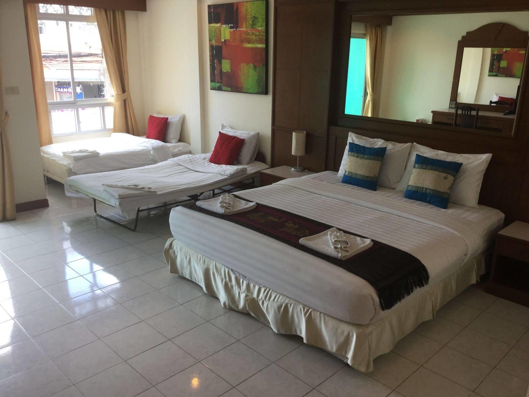 The Yim Siam Hotel Patong Ngoại thất bức ảnh